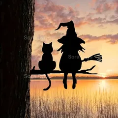 ガーデンオブジェ 魔女 黒猫 シルエット オーナメント ガーデンステーク ハロウィン 芝生 庭 パティオ 屋外アート 夕焼け 湖 ほうき 木の枝デザイン かわいい おしゃれ ナチュラル 北欧 モダン シンプル 1個 鉄製 電源不要 耐久性アウトドア仕様