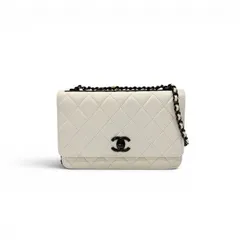 シャネル CHANEL バッグ ショルダーバッグ ホワイト ブラック ココマーク ロゴ チェーンウォレット ターンロックのサムネイル