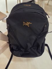 【国内正規品・廃盤希少】極美品 アークテリクス マンティス32 ブラック 国内正規品・廃盤希少】極美品 アークテリクス マンティス32 ブラック