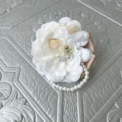 103 ハンドメイド コサージュ パール ビーズ　卒業式　卒園式　入学式　入園式　ダリア　クリーム　結婚式　フォーマル