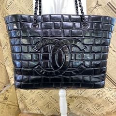 CHANEL パンチングパテント チェーンバッグ ブラック - メルカリ