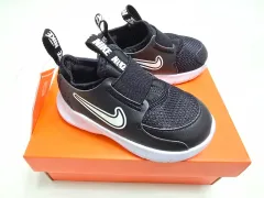 ナイキフレックスランナー3 新品 6 7 8c 120 130 140