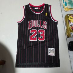 Mitchell & Ness Bulls 23 Jordan ジャージ S - メルカリ