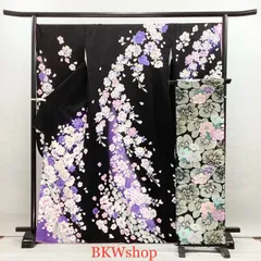 ＜大特価　現品限り＞　used　正絹　振袖・袋帯　2点セット　黒地　牡丹に桜柄　成人式　およばれ　着付け練習