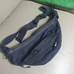 NIKE ヒップバッグ ウエストバッグ