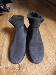 b*8様 Tricker's ネイビースエード Vibramホワイトソール 紐無 b*8様 Tricker's ネイビースエード Vibramホワイトソール 紐無 - メルカリ