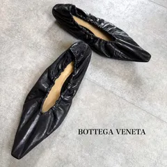 美品 BOTTEGA VENETA ボッテガヴェネタ アーモンド フラットシューズパンプス レザー ブラック 黒 38 レディースシューズ 25cmのサムネイル