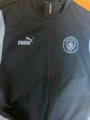 PUMA マンチェスター・シティ ジップアップ Lサイズ ブラック - メルカリ