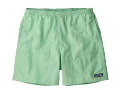 Patagonia ショートパンツ グリーン - メルカリ