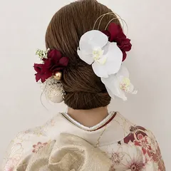 成人式髪飾り☆胡蝶蘭　金箔　水引　前撮り　和装　卒業式　結婚式　白無垢　振袖　袴　花嫁　人気　ホワイト　赤