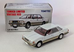 トミカリミテッドヴィンテージ TOYOTAクラウン2.8ロイヤルサルーンG