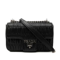 PRADA ナッパゴーフル ギャザー レザー ベージュ - メルカリ