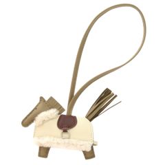 エルメス Rodeo Robeo Plush PM チャーム ムートン ボア - メルカリ
