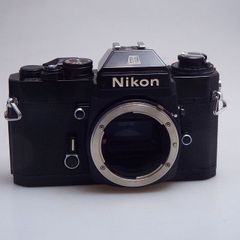 シ*レ様 Nikon FE2 フィルム一眼レフカメラ 希少「赤色D」刻印 - メルカリ