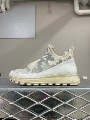 ECCOライトグレー スエード スニーカー - メルカリ