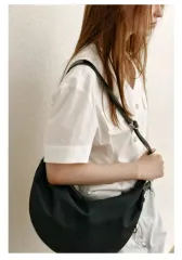 JOY GRYSON(ジョイグライソン) ジュン HOBO BAG ナイロン Mサイズ ブラックのサムネイル