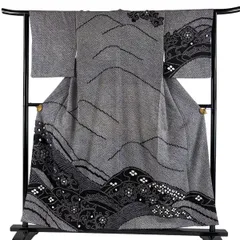 【美品】 訪問着 身丈157cm 裄丈63cm S 袷 花唐草 波 絞り 黒 正絹 秀品 【中古】のサムネイル