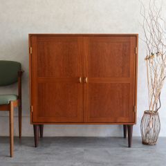 デンマーク 北欧ヴィンテージ チークシェルフ カップボード フラップ扉 北欧家具 デンマーク 北欧ヴィンテージ チーク シェルフ カップボード フラップ