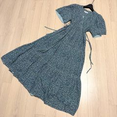 タグ付未使用♪Reformation ラップドレス ブルー フラワー ワンピース タグ付未使用♪Reformation ラップドレス ブルー フラワー ワンピース