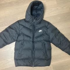 コ*バ様 【新品タグ付】NIKE 防風 ウィンドランナー 中綿ダウン 