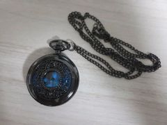 新品・未使用】 懐中時計 小 チェーン付き 桐箱菊紋入り - メルカリ