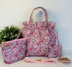 【裁縫ストア・ボヌール】大人かわいい　小花 合皮 ホワイトピンク　巾着トートバッグ　巾着バッグ　トートバッグ　サコッシュ　ミニポーチ　ショルダーバッグ　ショルダーストラップ付き  ハンドメイド/ №500-857