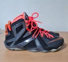 NIKE】レブロン・ジェームズ最新モデル HF0700-900 新品未使用品