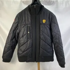 01w-6114 PUMA×Ferrari プーマ×フェラーリ   中綿ジャケット ジャンパー ブラック  サイズM  ベトナム製 メンズ    アウター  ナイロン  【中古品】のサムネイル