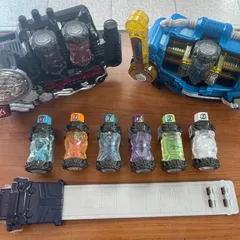 仮面ライダービルド　DX仮面ライダービルド　動作確認済み　スクラッシュドライバー&ビルドドライバー！DXフルボトル大量セット　レア　廃盤品　戦隊モノ　変身ベルト　豪華セット　ベルト帯一本のみ　BANDAI なりきり