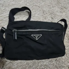 (ヴィンテージボックス) PRADA プラダ 正規品 ユニセックス リナイロン ミニ クロスバックのサムネイル
