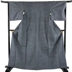 紬 身丈162.5cm 裄丈66cm M 袷 証紙 縞 幾何学模様 灰色 正絹 秀品 【中古】のサムネイル