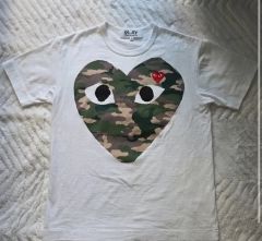 PLAY 迷彩 Tシャツ - メルカリ