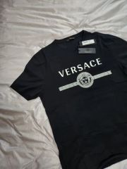VERSACE メデューサ ラインストーン 刺繍Tシャツ - メルカリ
