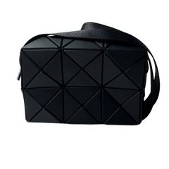 バオバオ キューボイドBAO BAO ISSEY MIYAKE CUBOID 黒 - メルカリ