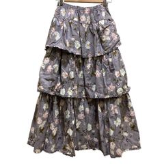ワンダフル ワールド 黒地にチェリー柄 段々豪華なロングスカート