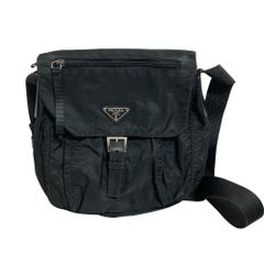 PRADA 三角ロゴ ショルダーバッグ サコッシュ フラップ ナイロン