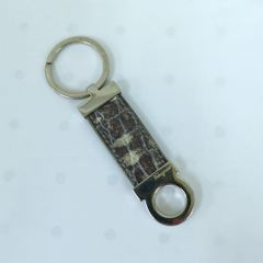 ティファニー I.D.ペンダント グレインレザー キーリング 41705 - メルカリ