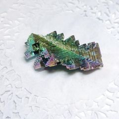 鉱物標本】ビスマス（Bismuth）B91U3/29U36D - メルカリ