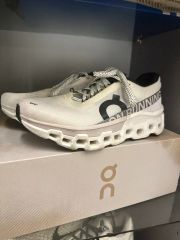 美品】On クラウドモンスター3 ライトグレー 26.5センチ - メルカリ