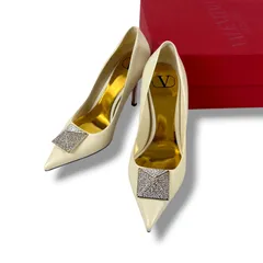 Valentino Garavani ヴァレンティノ・ガラヴァーニ　クリスタル付きワンスタッズ パンプス　レザー　クリーム　35 23cm 23.5cm ポインテッドトゥのサムネイル