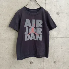 【USED】US 古着 エアジョーダン Tシャツ ジャンプマン ロゴ フェードブラック US古着 AIR JORDAN ロゴプリントTシャツ キッズ 墨黒 半袖Tシャツ ジュニア USA古着 半袖 Tシャツ 男の子 女の子 古着Tシャツ Y2K ちびTのサムネイル