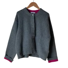 美品 24AW SIMPLICITE シンプリシテェ 2層スムース編みニットブルゾン グレー ピンク レディース 古着 中古 USEDのサムネイル