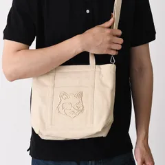 MAISON KITSUNE メゾン キツネ トート バッグ カバン フォックスヘッド スモール LW05103 WW0107 レディース ユニセックス ベージュ コットン ハンドバッグ ショルダーバッグ 3WAYのサムネイル