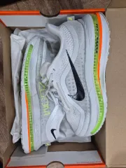 270 NIKE ペガサス プレミアム