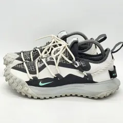 ナイキ ACG マウンテン フライ ロー SE 白 アンド ブラック (275)のサムネイル