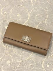 新品 М.U.L.ロングウォレット 長財布 キルティング グレージュ - メルカリ