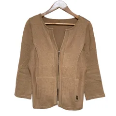 良品 FOXEY NEW YORK フォクシー ニューヨーク ウォッシャブル ニット ジップジャケット 30567 サイズ40 キャメル レディース 古着 中古 USEDのサムネイル