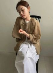 ニコアンド⭐︎ みきてぃさんプロデュースのシアービスチェブラウス