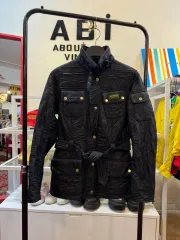 BARBOUR バブアー インターナショナル ブラック タートルネック キルト ジャケット UK10 size