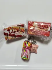 イチゴタルト ガチャ ピノ イチゴ ガチャ キーホルダー イチゴ コアラ マチ ガチャ まとめ